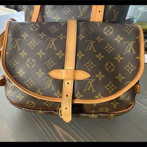 Louis Vuitton Saumur 30